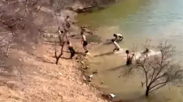 Malatya’da Çocuklar Güneşli Havanın Tadını Çıkarıyor